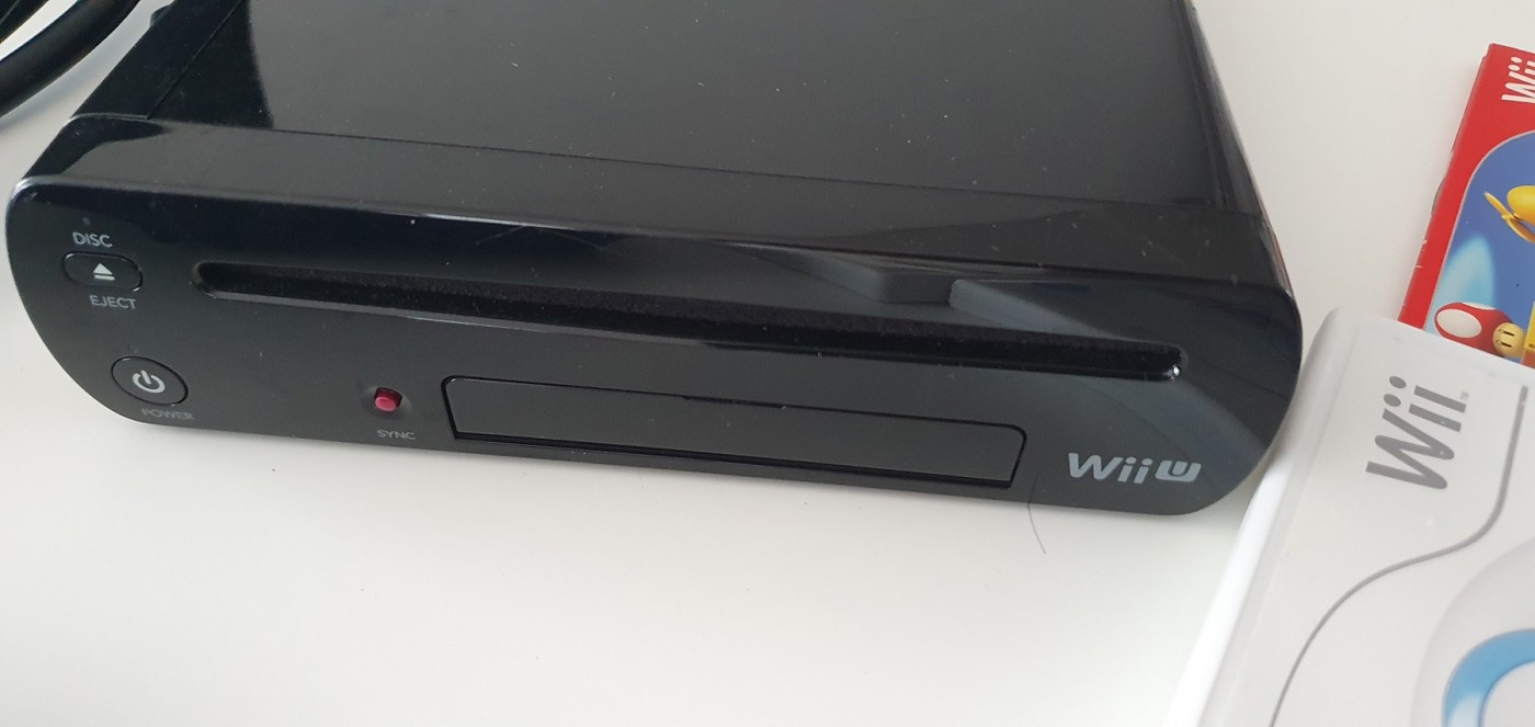 Acheter / Kaufen Wii U Konsole Wii U + jeux (Mario Kart 8 inclus)