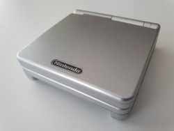 Console Game Boy Advance SP