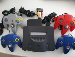 Konsole Nintendo 64 + 4...